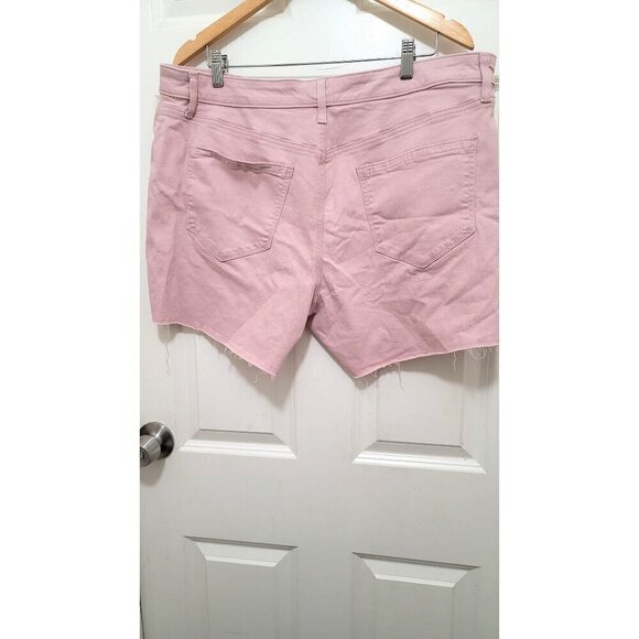 Evri Womens Plus Size Pink Denim Shorts With Frayed Hem & Pockets Size 18W - Picture 3 of 10